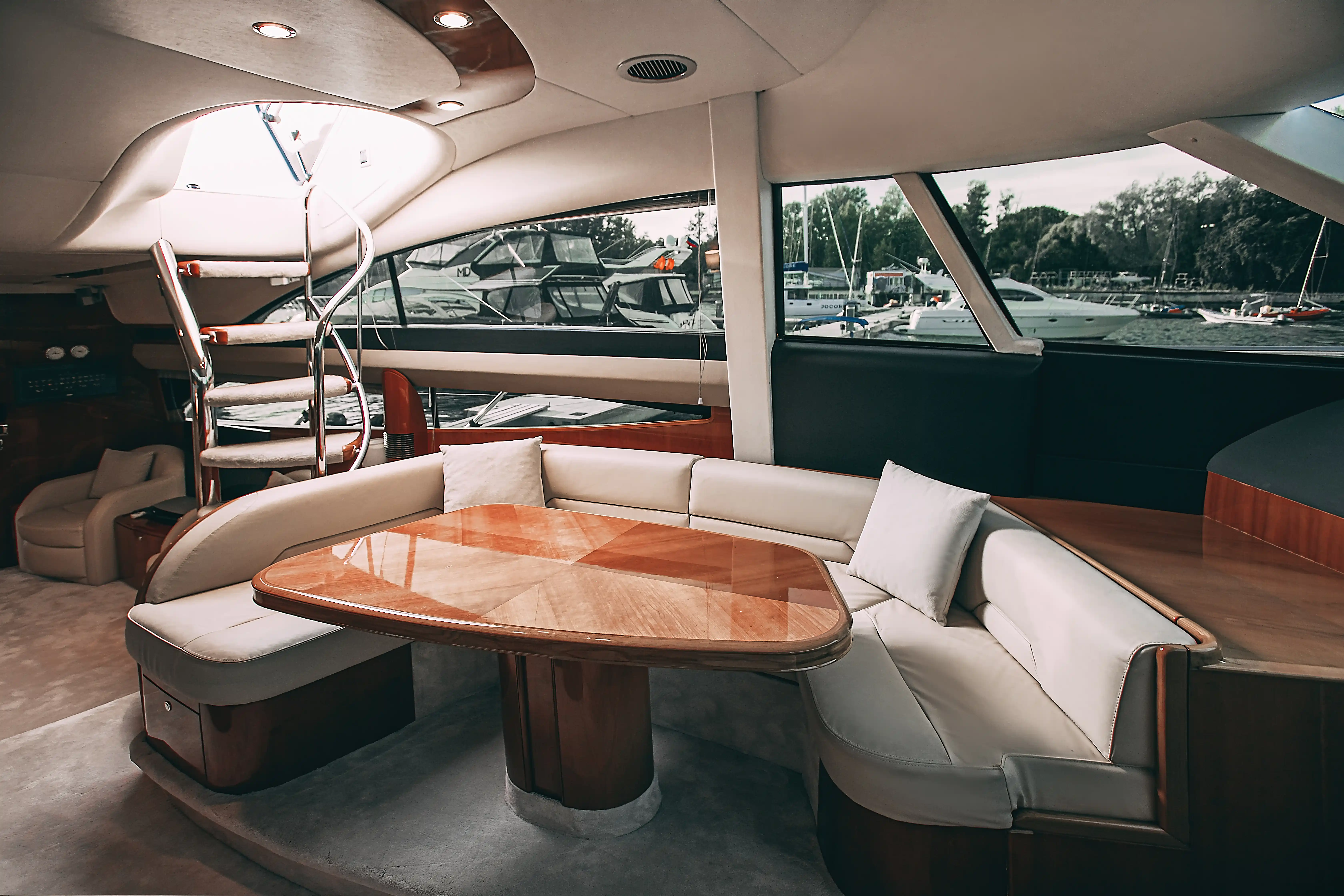 Яхта Princess 57 Esperanza image- 18